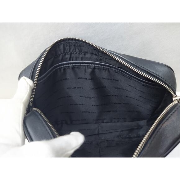 Michael Kors Jet Set Travel Black Leather Diamond Grommet Crossbody Bag - Picture 13 of 16